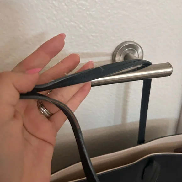 Kate Spade Black Leather Tote Spacious Design - Picture 3 of 7